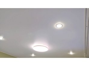 Монтаж потолка на кухне 11 м2 с использованием пленки VIPCEILING серии MONLANGE S9020 (3.50)