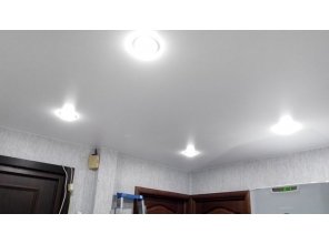 Монтаж потолка в коридоре 10 м2 с использованием пленки VIPCEILING серии MONLANGE M9001 (3.25)